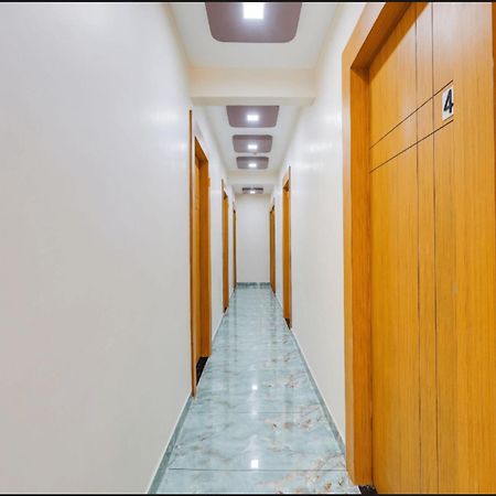 Hotel Exotic Ахмедабад Екстериор снимка